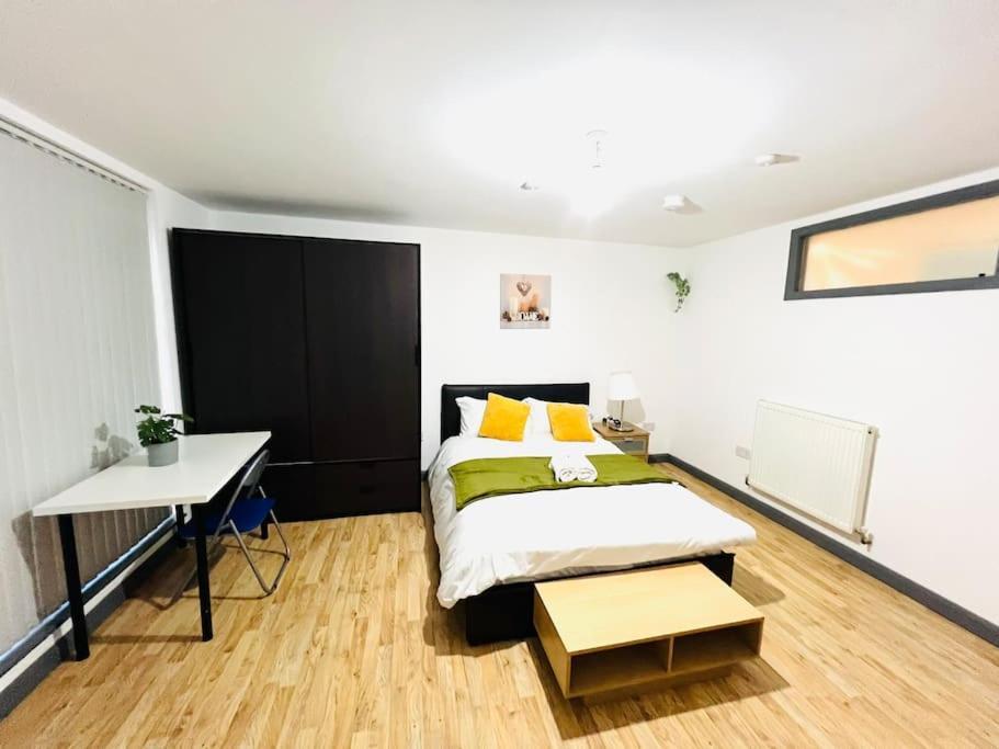 Excellent Two Bedroom Flat In *