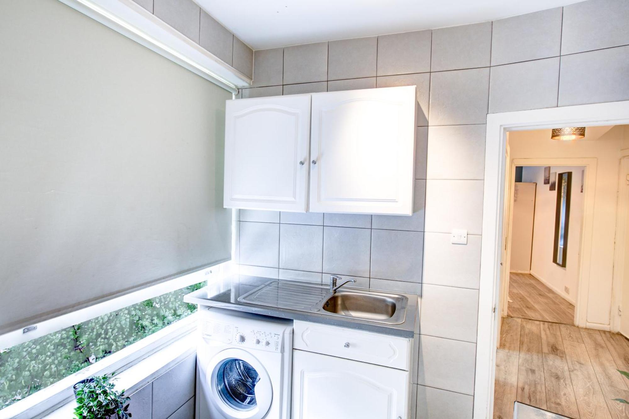 Lovely 2- Bedroom In London