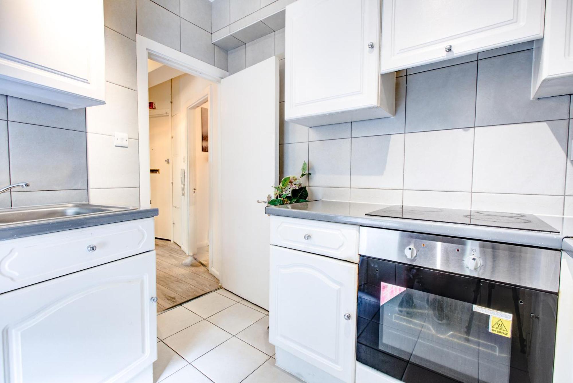 Lovely 2- Bedroom In