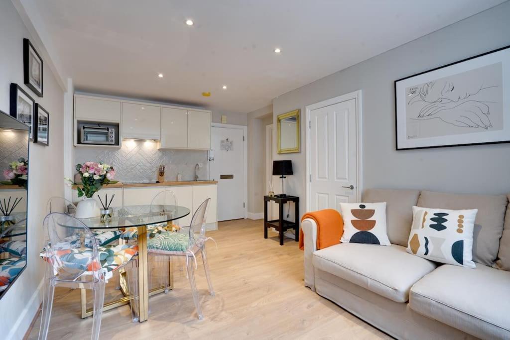 Glamorous Art Deco Flat In Chelsea Appartement