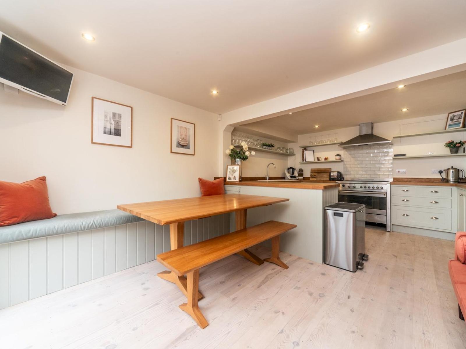 Unique House In A Picturesque Greenwich Street Pass The Keys London