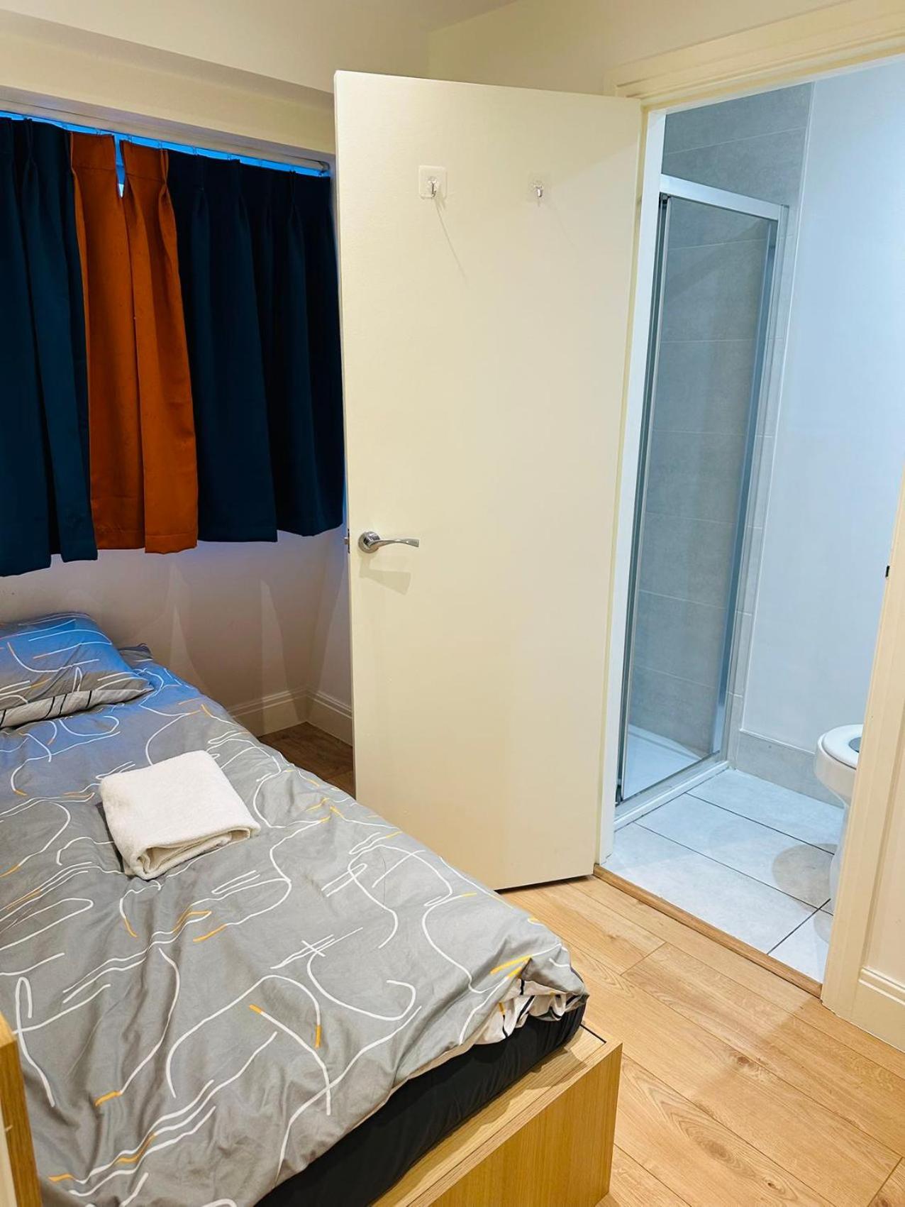 Tiny But Private & Location * Londen
