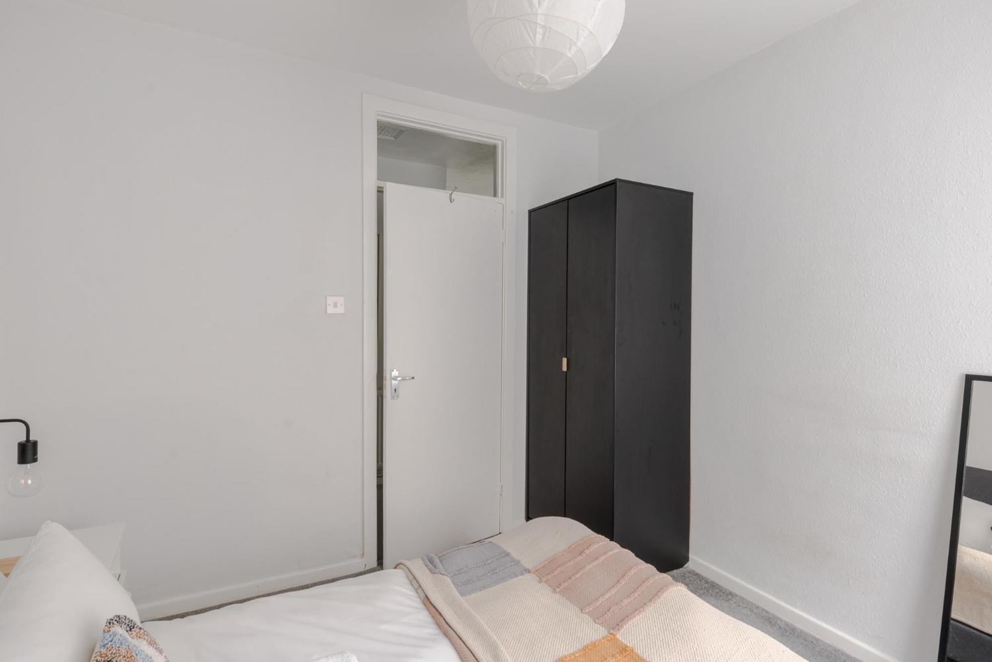 Camden 2bd Flat At Rousden Street Apartment
