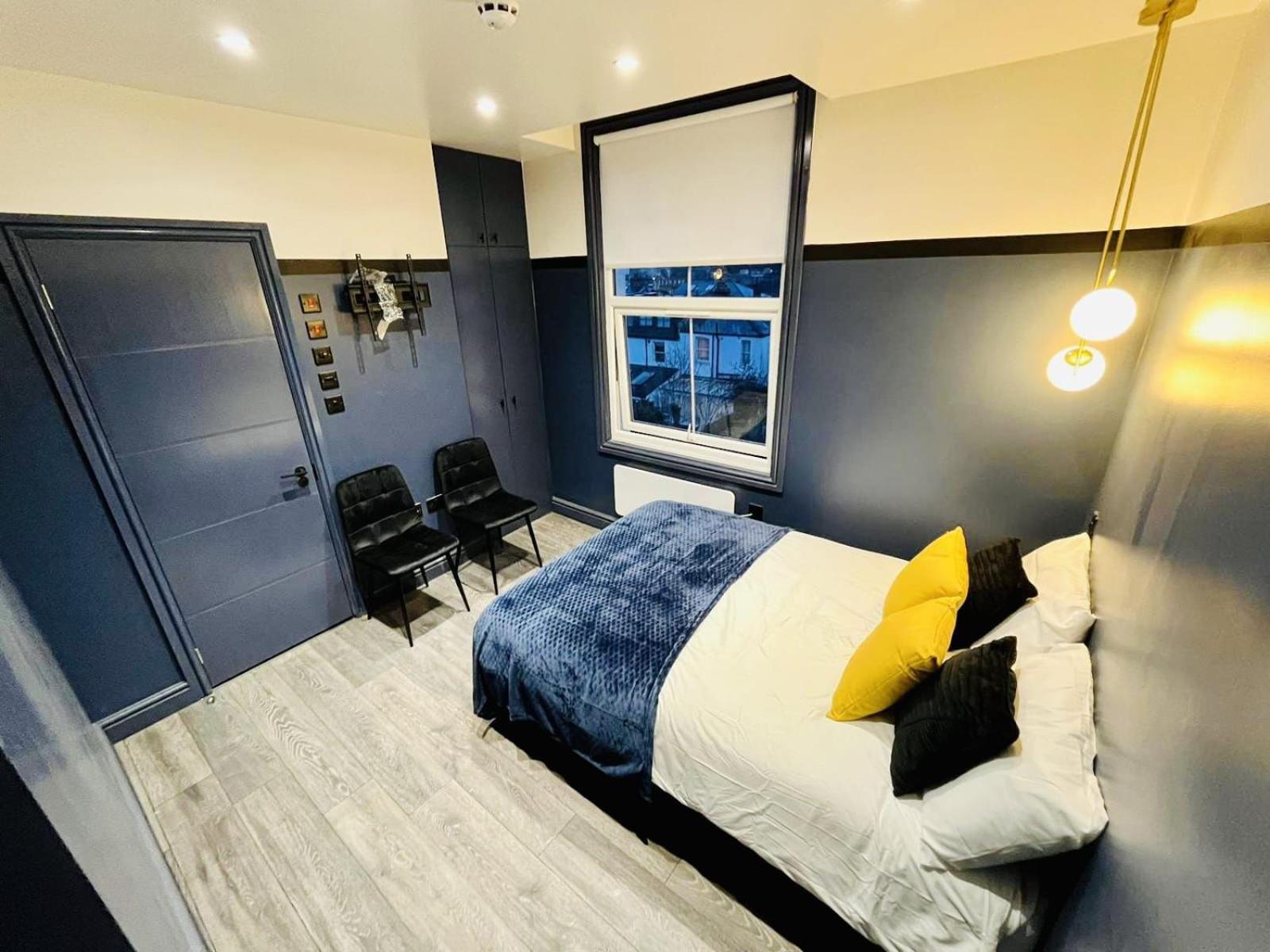 39 Blue House Luxury Ensuite Ideal For Tourists *