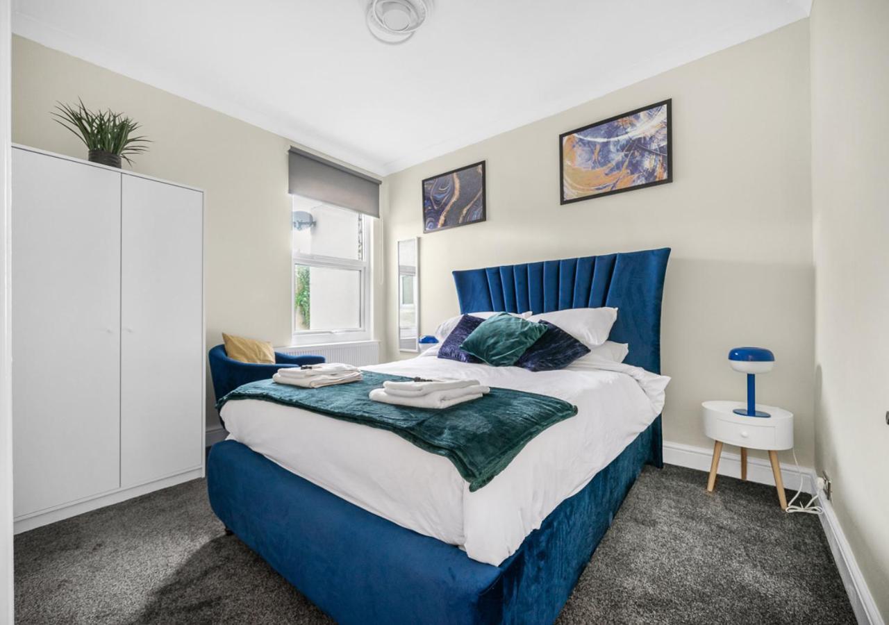 Appartement Uksas Two Bed Flat Park Front Londen