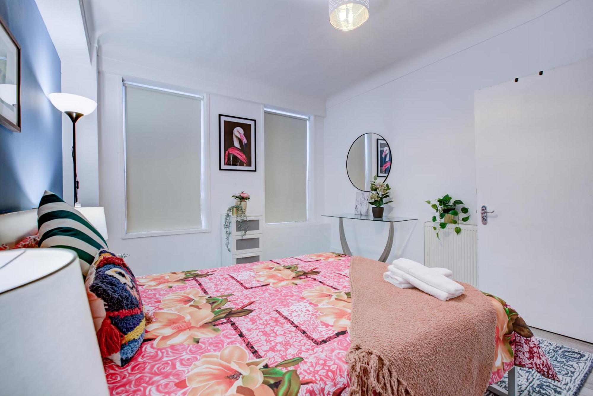 Lovely 2- Bedroom In *
