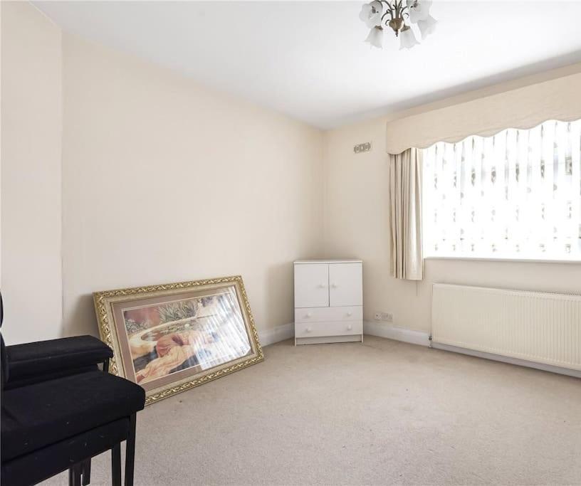 Apartment Large 5 Bedroom House In Finchley *