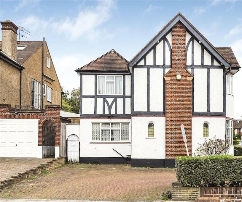Apartment Large 5 Bedroom House In Finchley *