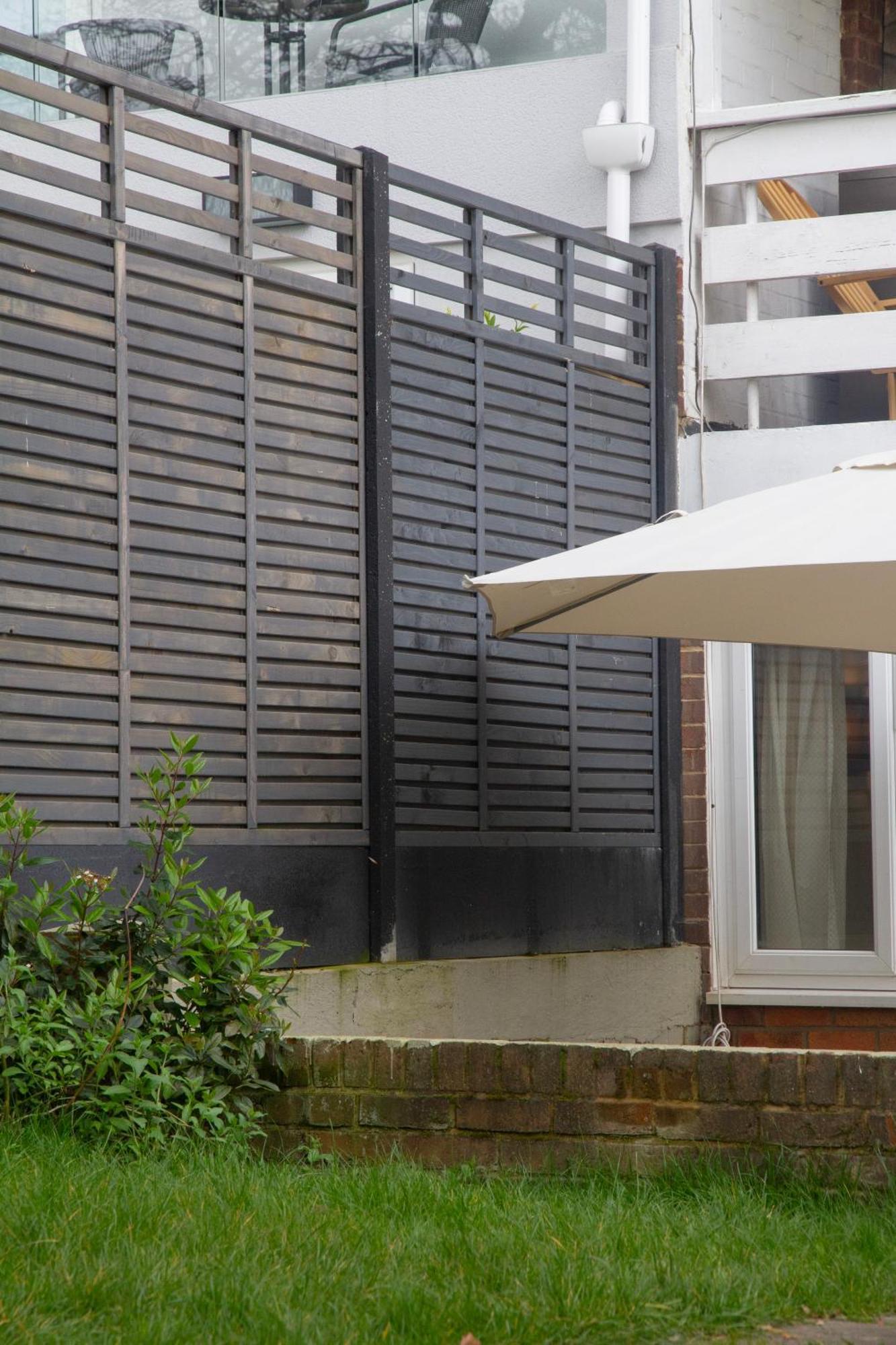 Vakantiehuis Spacious 4-bedroom Townhouse With Garden- Perfect For Groups! *