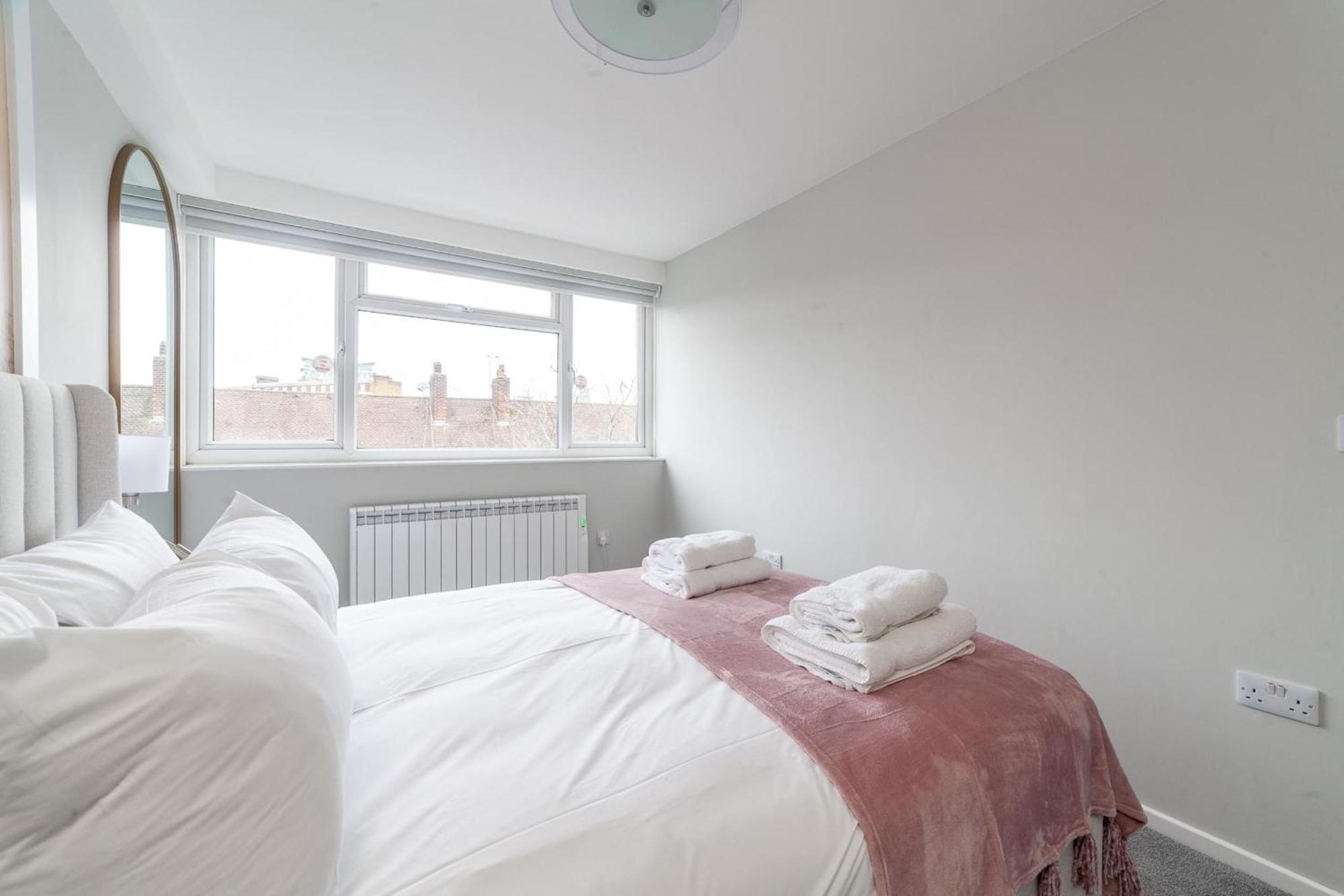 Excellent 3-bed Flat In Elephant & Castle Leilighet London