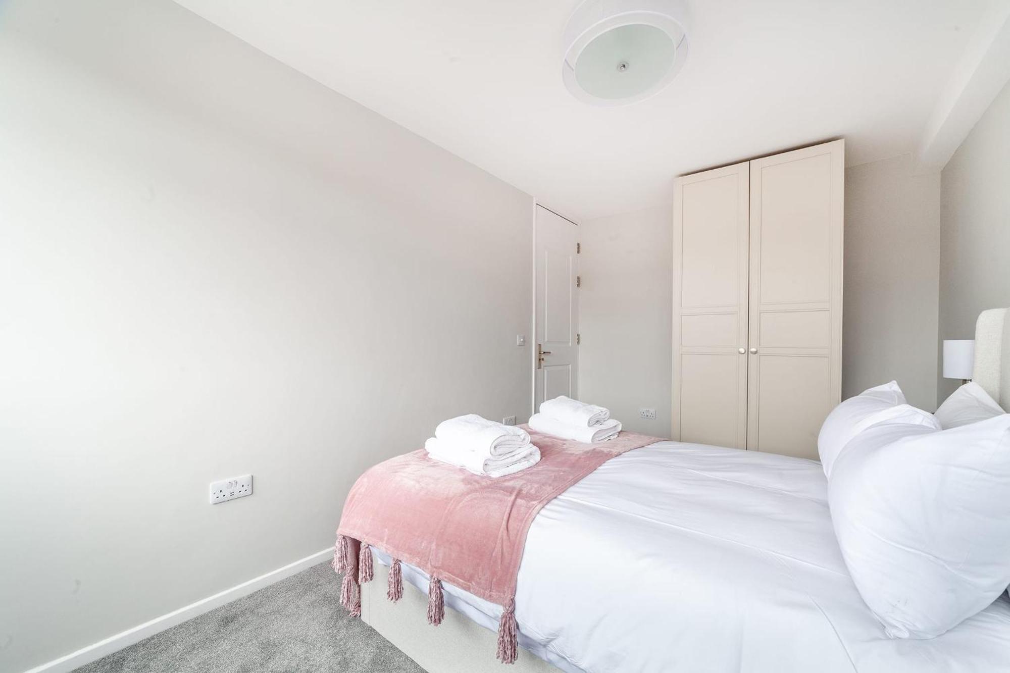 Excellent 3-bed Flat In Elephant & Castle Leilighet