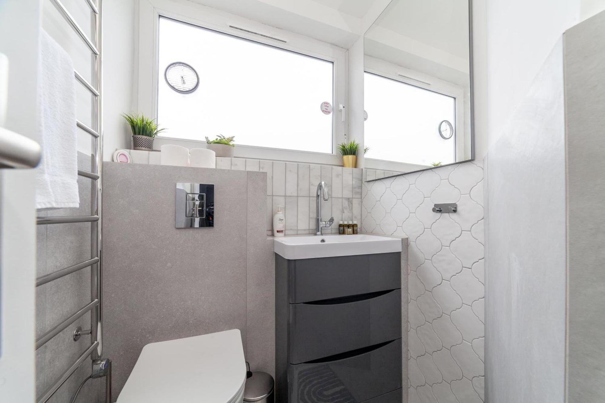 Excellent 3-bed Flat In Elephant & Castle Apartment London