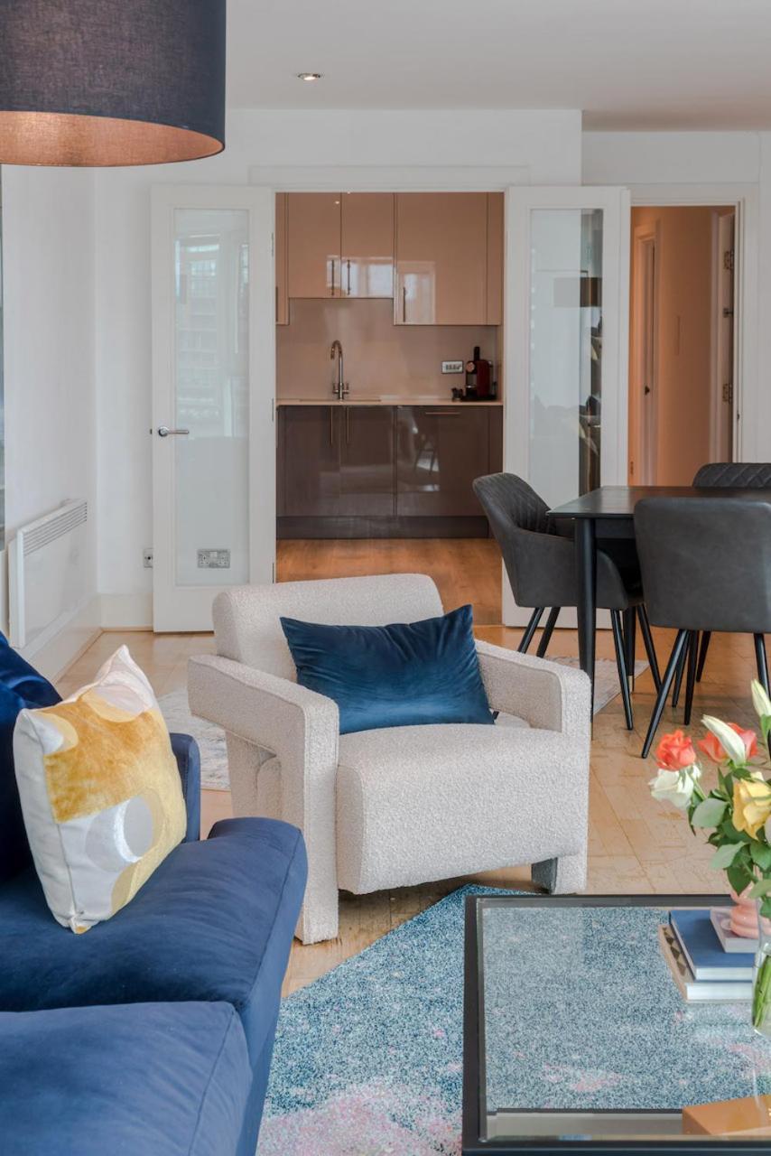 Thames View In Town! Large Luxxe Nomad Design Family Appartement Londen