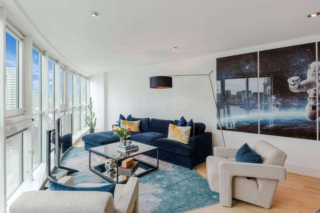 Huge Thames View Luxxe Nomad Design *