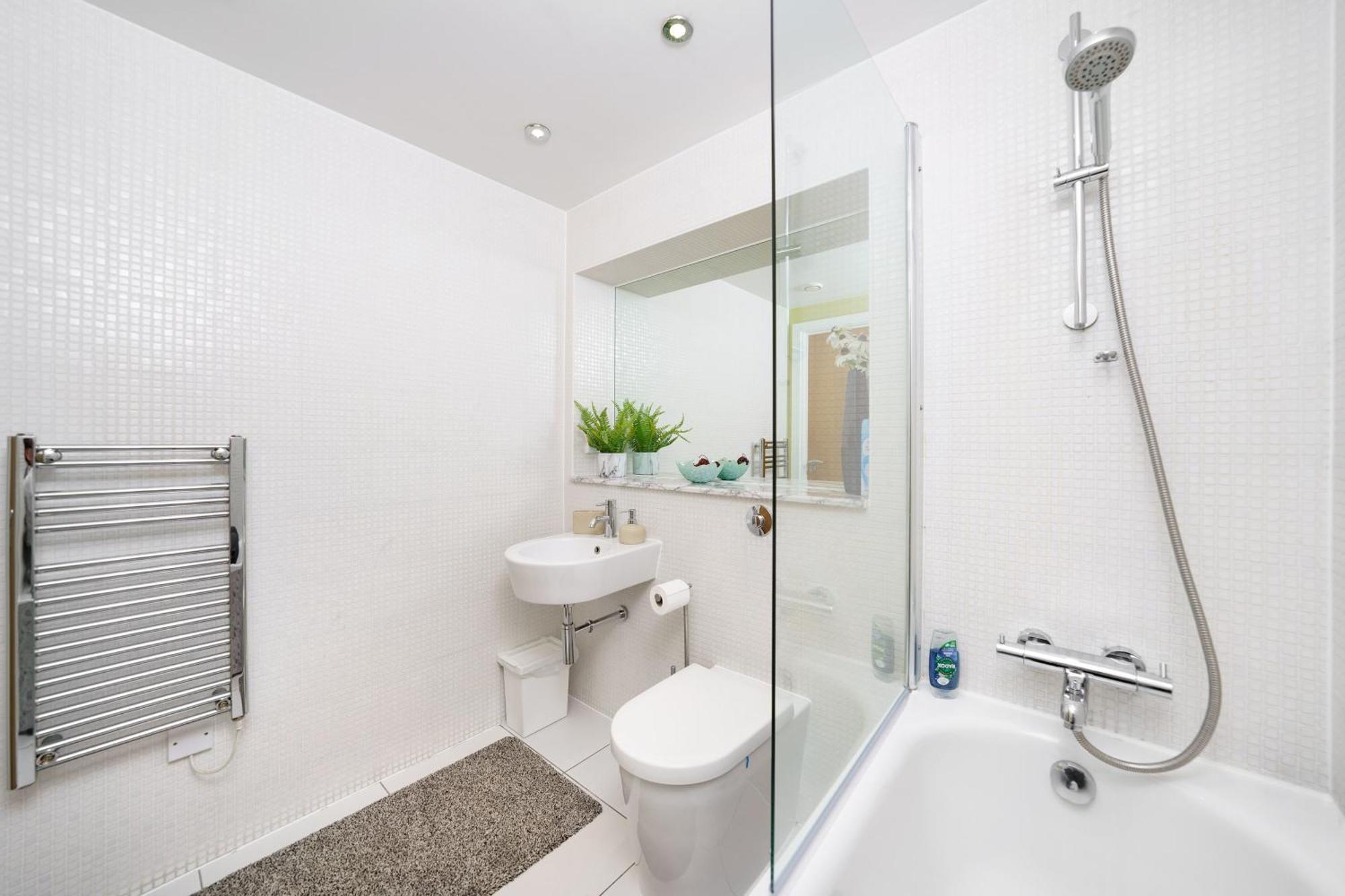 Apartment Cobalt Point, South Quay London