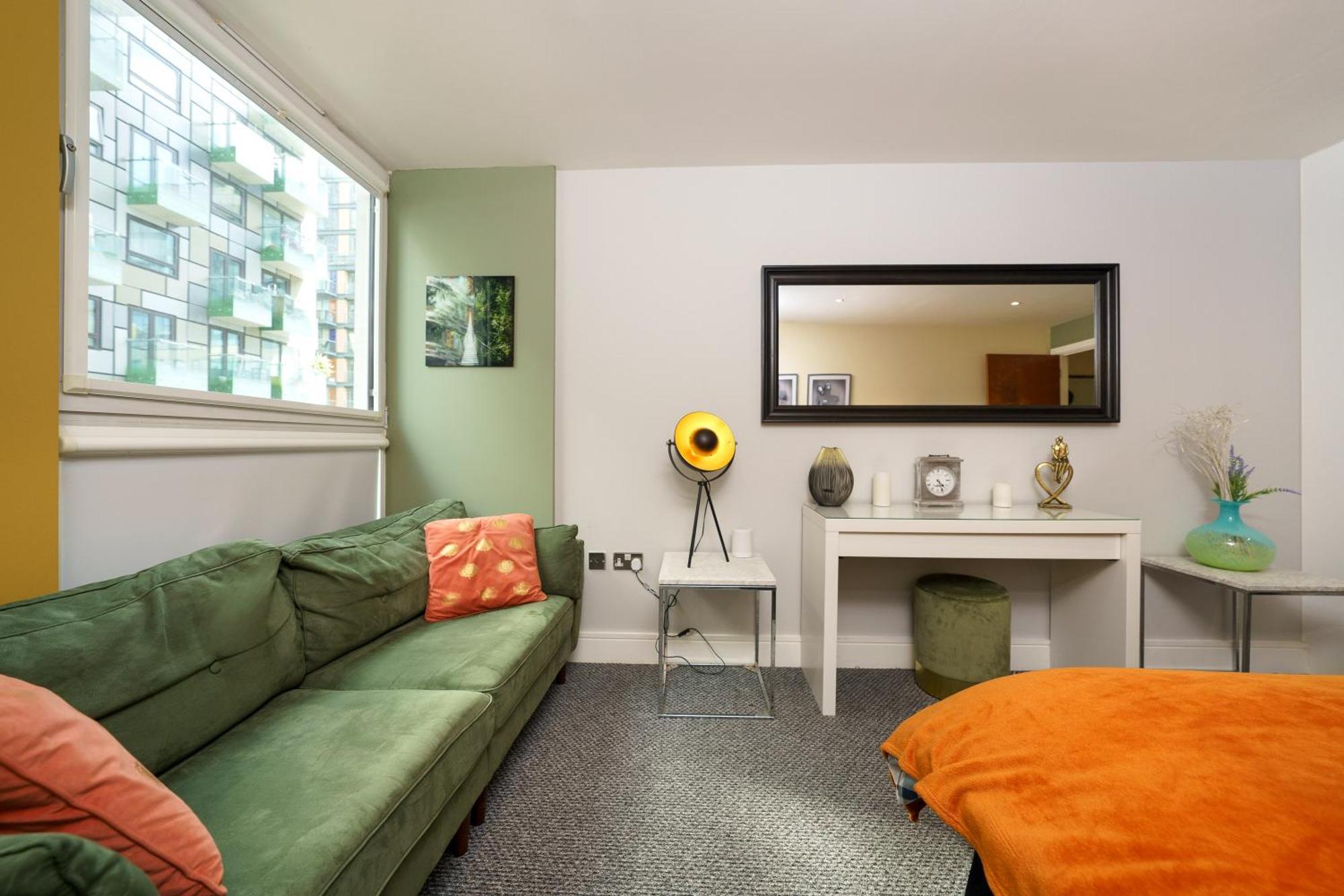 Apartment Cobalt Point, South Quay *