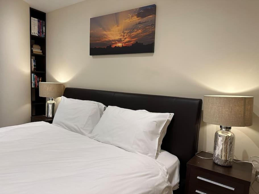 Leilighet Stunning 2 Bed Thames River View - London