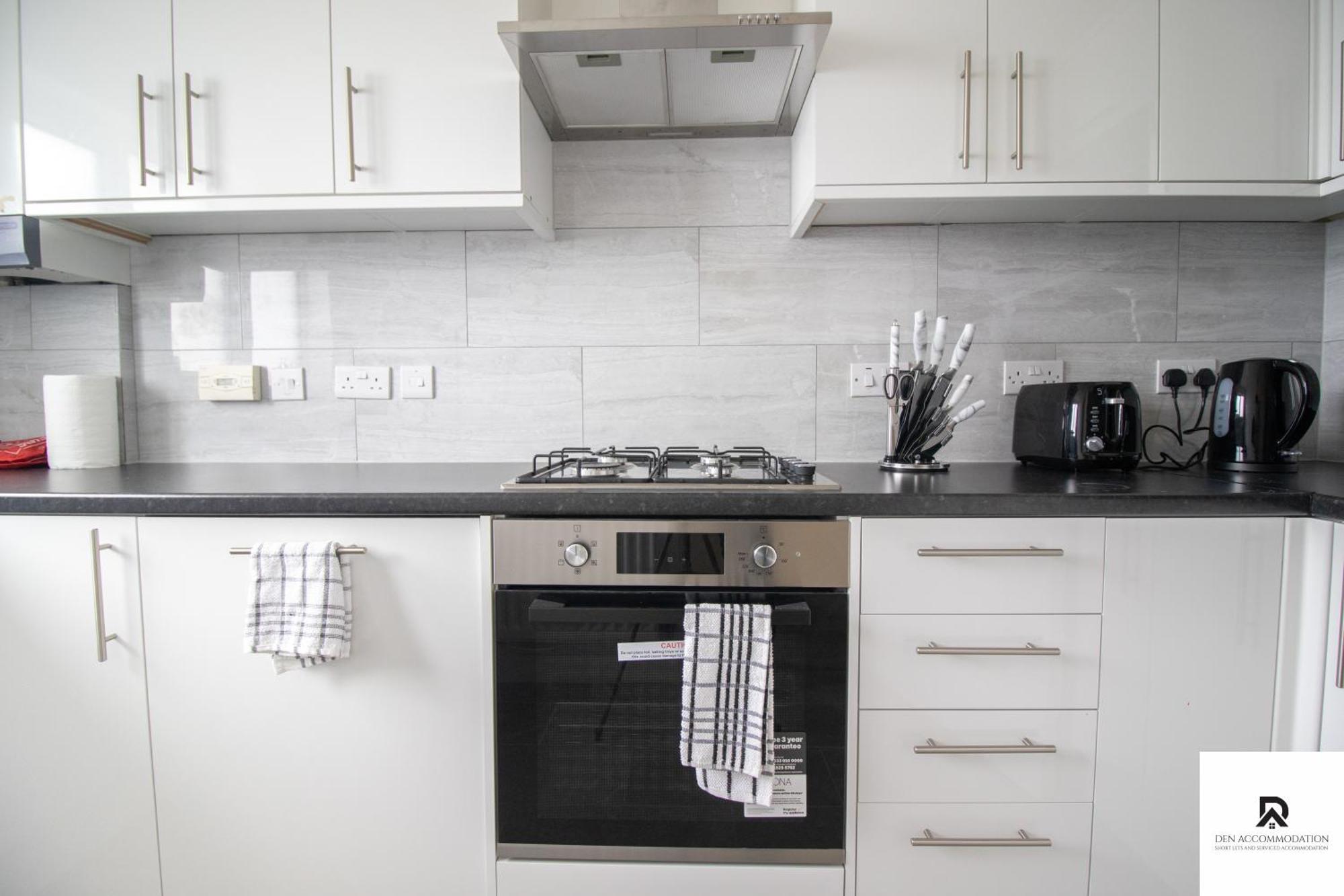 Feriehus Newly Launched Two Bedroom House By Den Short Lets & Serviced With Garden London