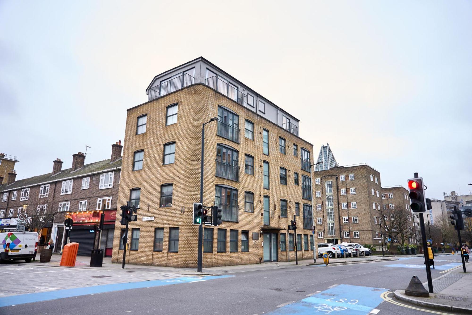 Southwark Apartment *