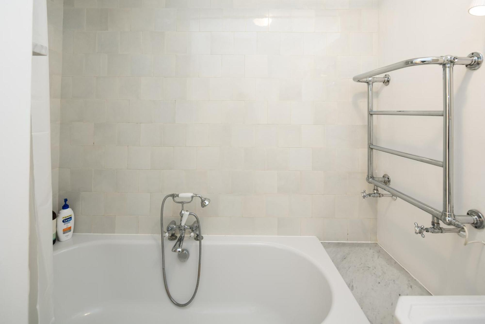 Apartment Charming 2-bed Flat In The Heart Of Nottinghill - Steps From Portobello Rd Market And Nottinghill Bookshop London