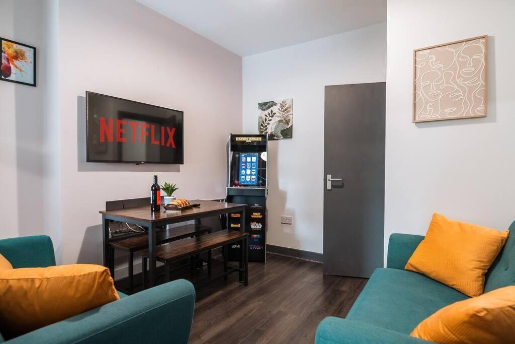 Ferienhaus Edmonton - 4 Bedrooms, Sleeps 8, 3 Bathroom Contractor Base London