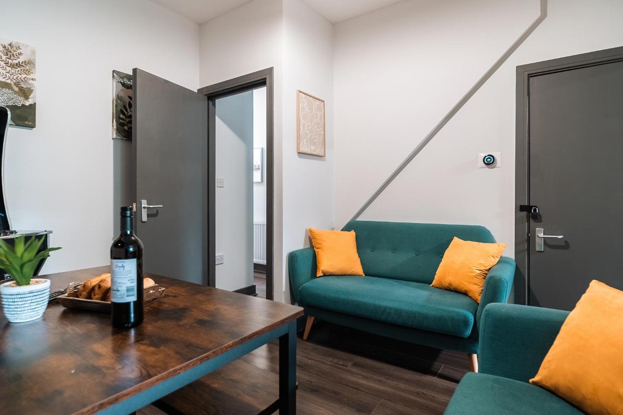 Ferienhaus Edmonton - 4 Bedrooms, Sleeps 8, 3 Bathroom Contractor Base *
