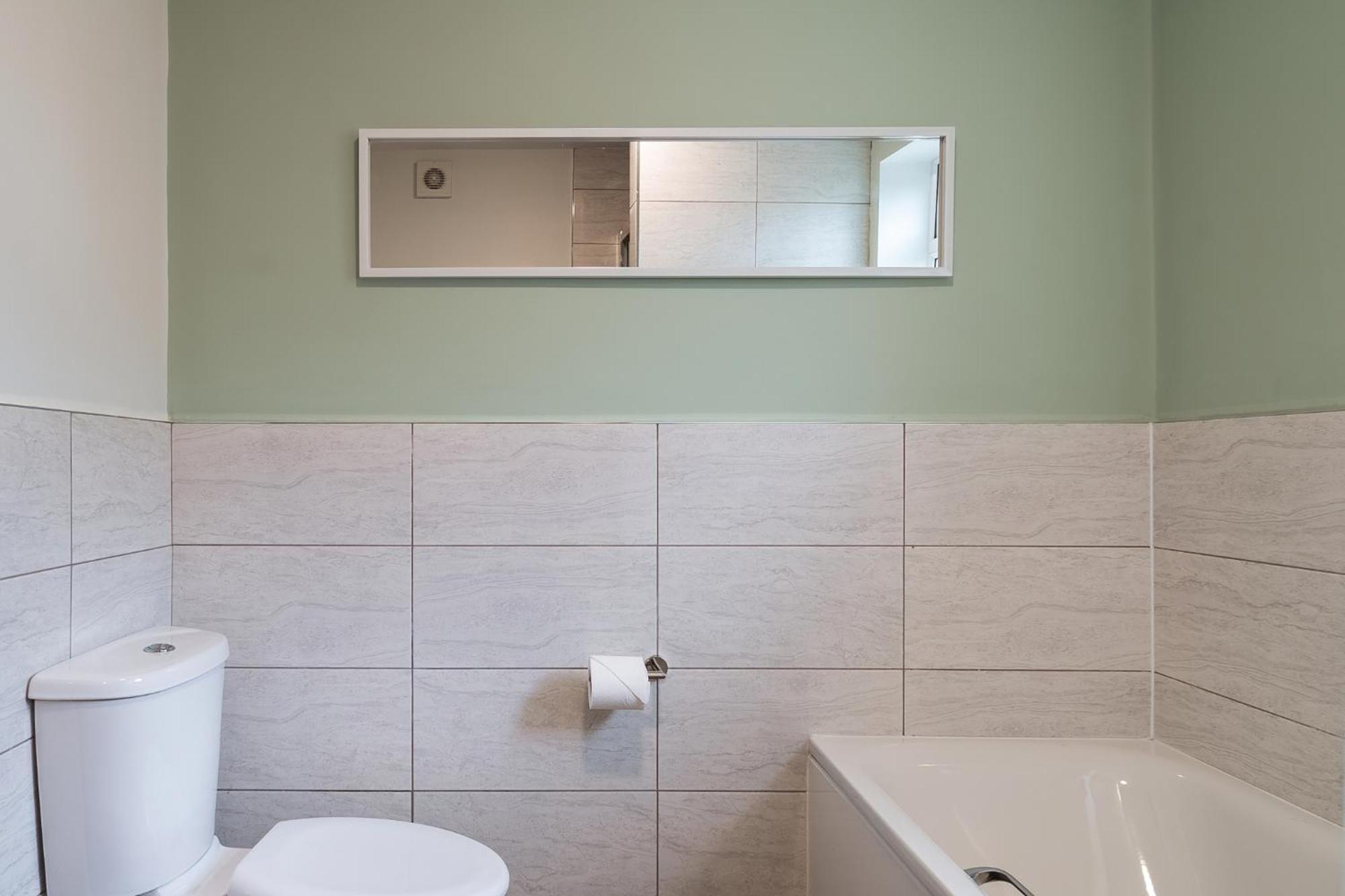 Ferienhaus Edmonton - 4 Bedrooms, Sleeps 8, 3 Bathroom Contractor Base London