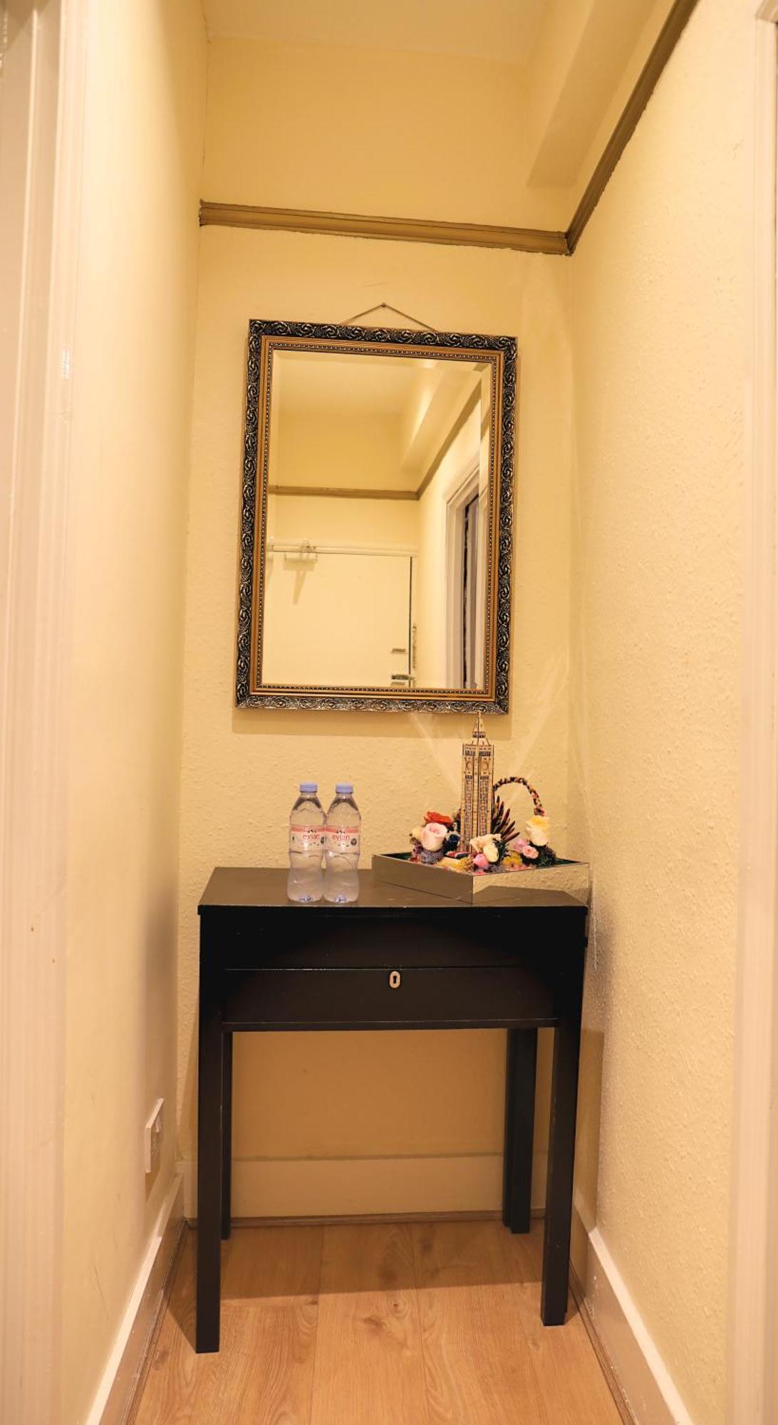 Central Chinatown 1 Bedroom 1 Bathroom Flat Londres