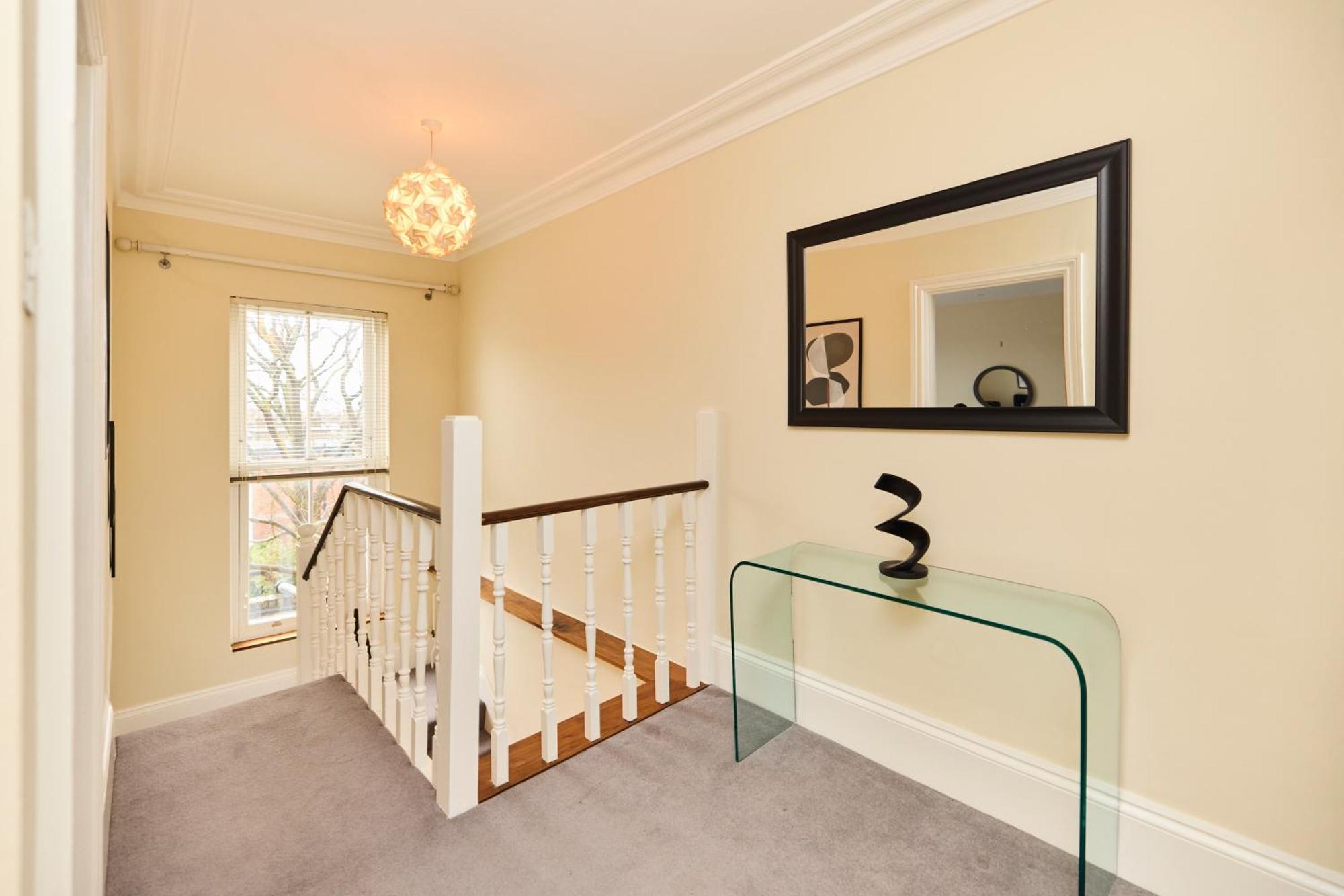 The Peckham Hideaway - Bright 3bdr Flat * Londen