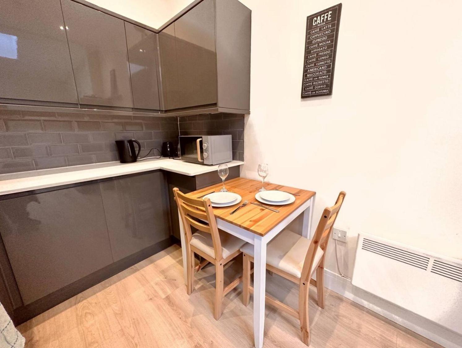 Charming Duplex 10min To Bridge Quiet Ferienhaus London