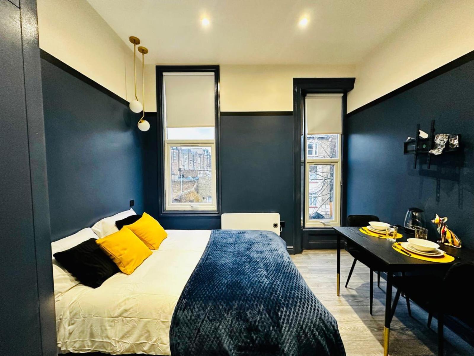 39 Blue House Luxury Ensuite Ideal For Tourists Gjestgiverier