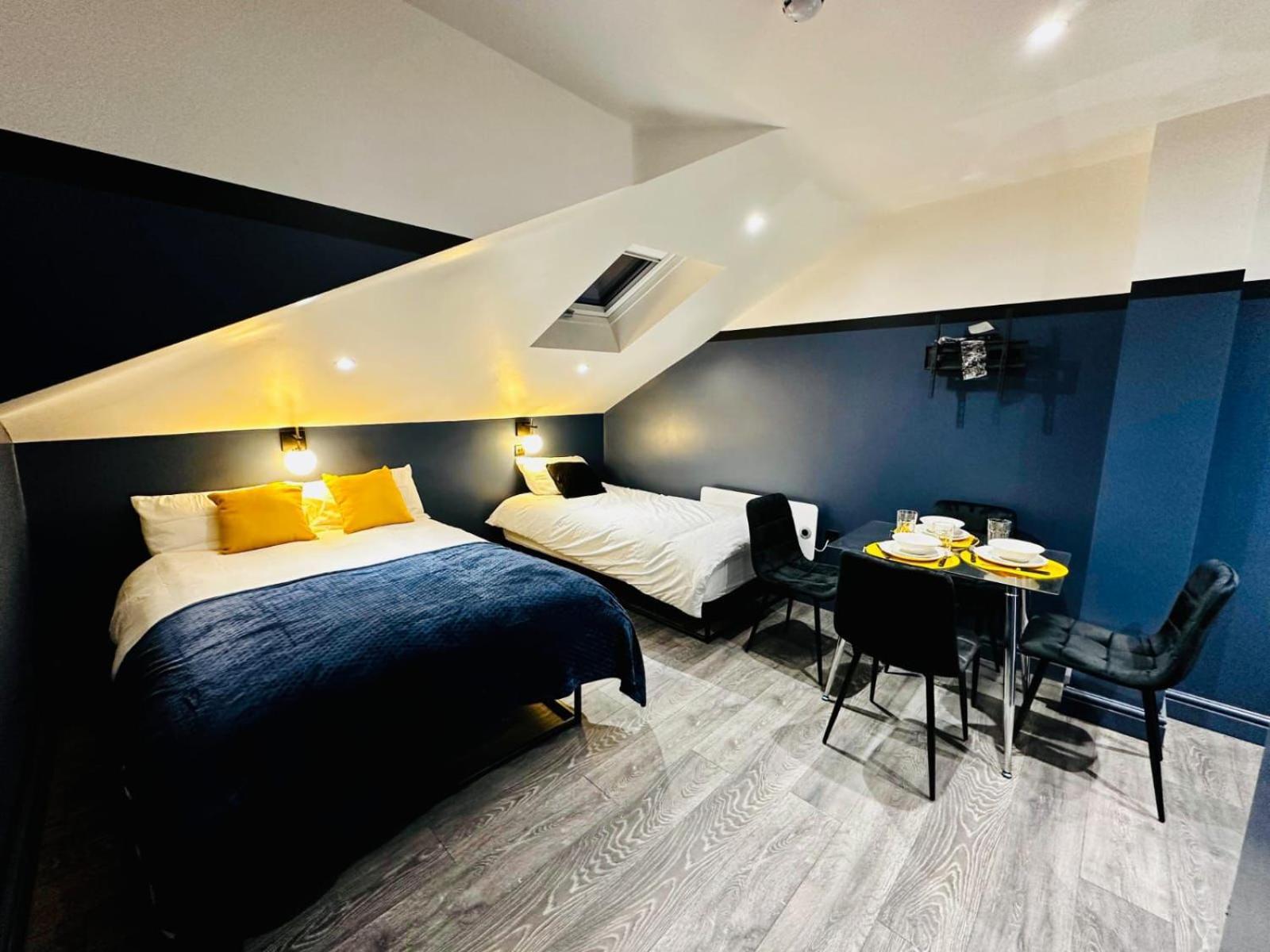 39 Blue House Luxury Ensuite Ideal For Tourists *