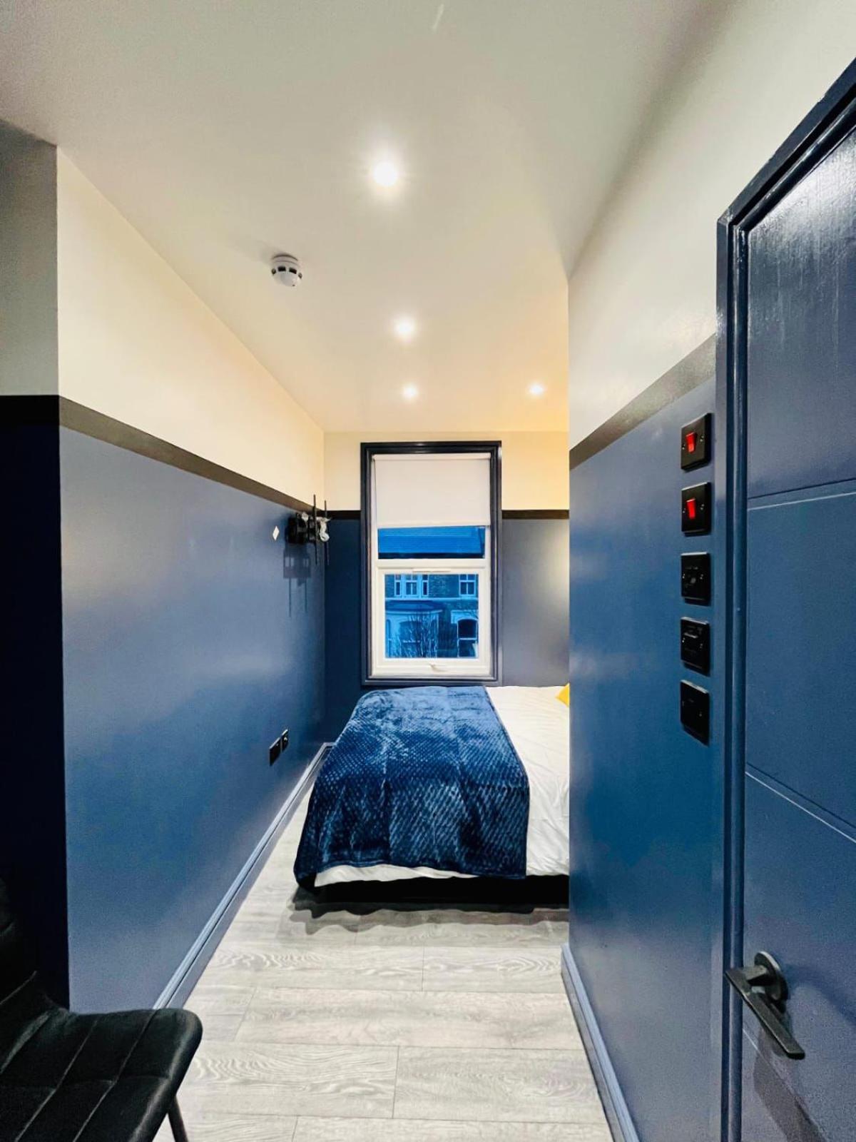 39 Blue House Luxury Ensuite Ideal For Tourists Gjestgiverier London