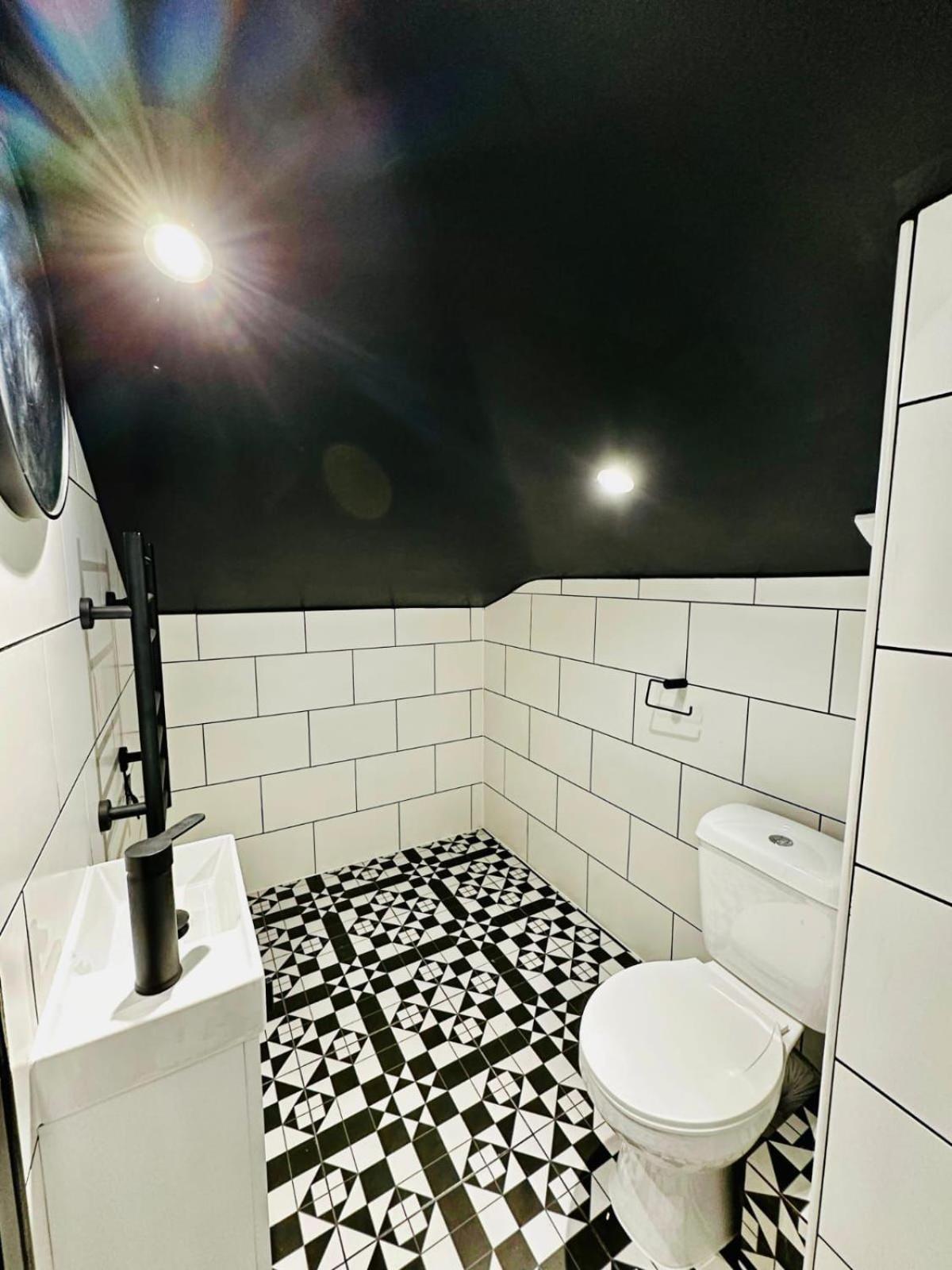 39 Blue House Luxury Ensuite Ideal For Tourists Gjestgiverier *