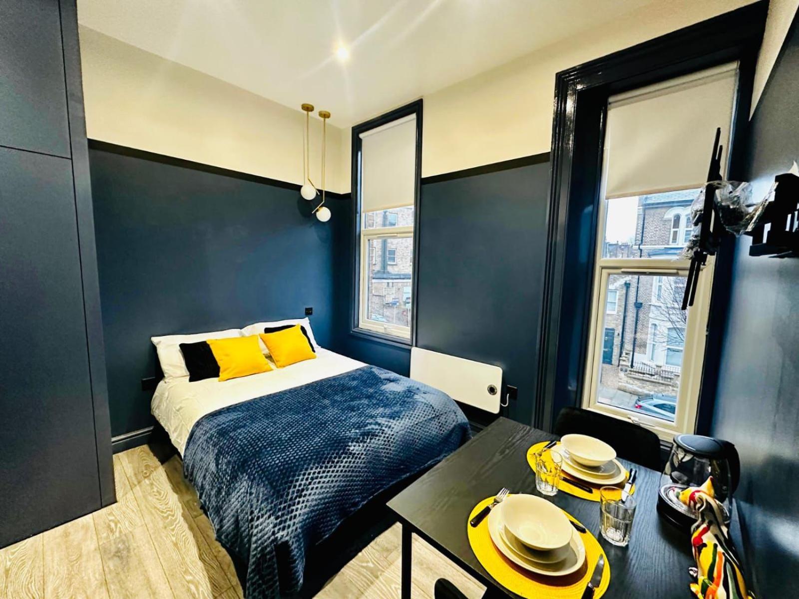 39 Blue House Luxury Ensuite Ideal For Tourists Gjestgiverier