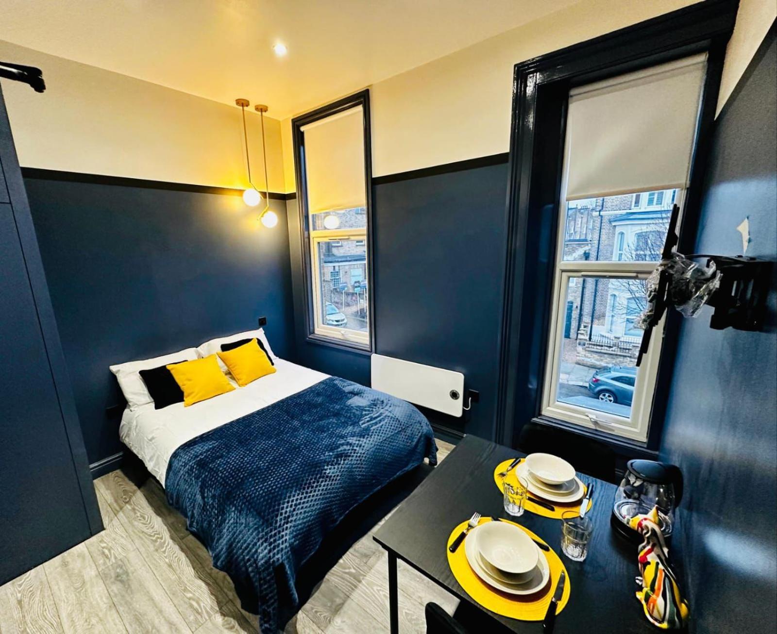 39 Blue House Luxury Ensuite Ideal For Tourists Gjestgiverier *