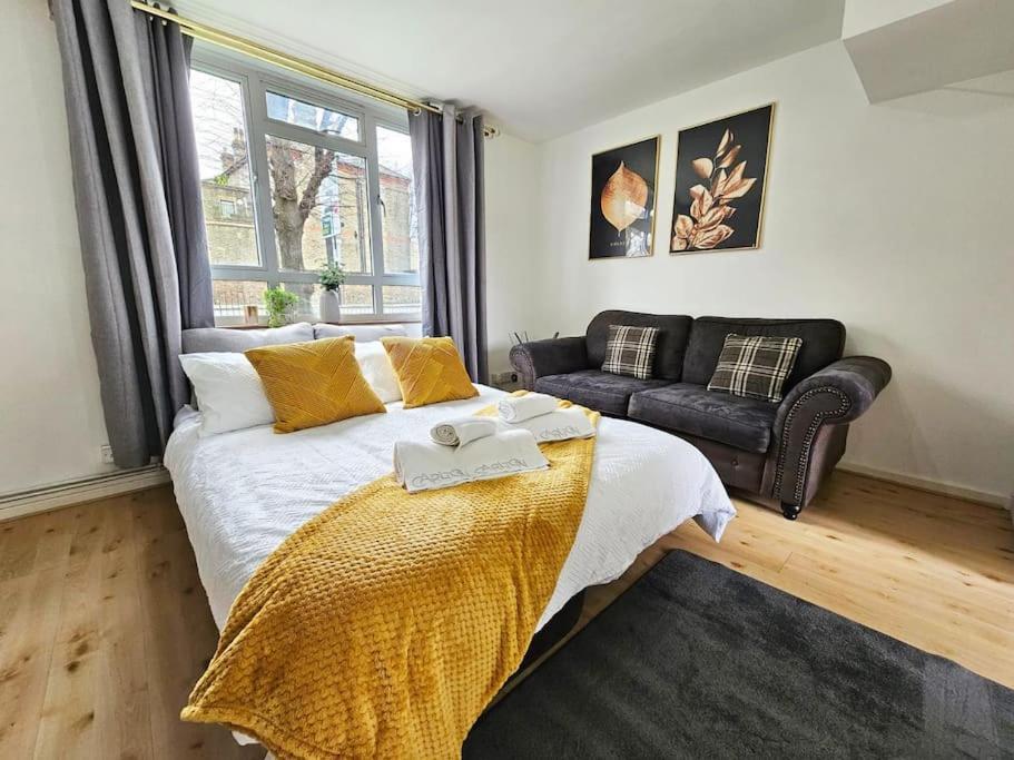 Golden Flat Next To Camden Town *