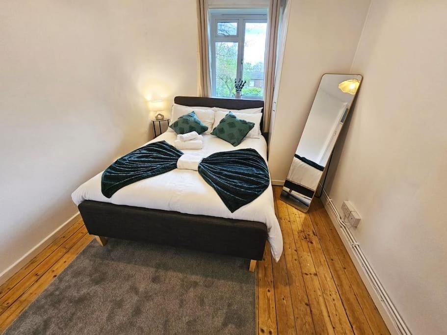 Golden Flat Next To Camden Town * London