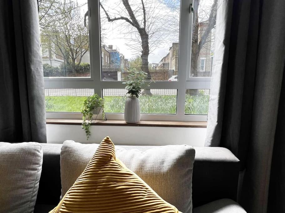 Golden Flat Next To Camden Town * London