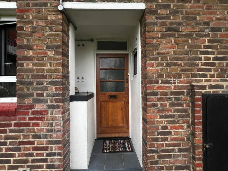 Golden Flat Next To Camden Town London
