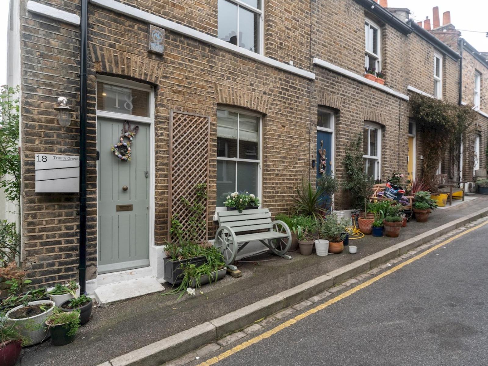 Unique House In A Picturesque Greenwich Street Pass The Keys * London