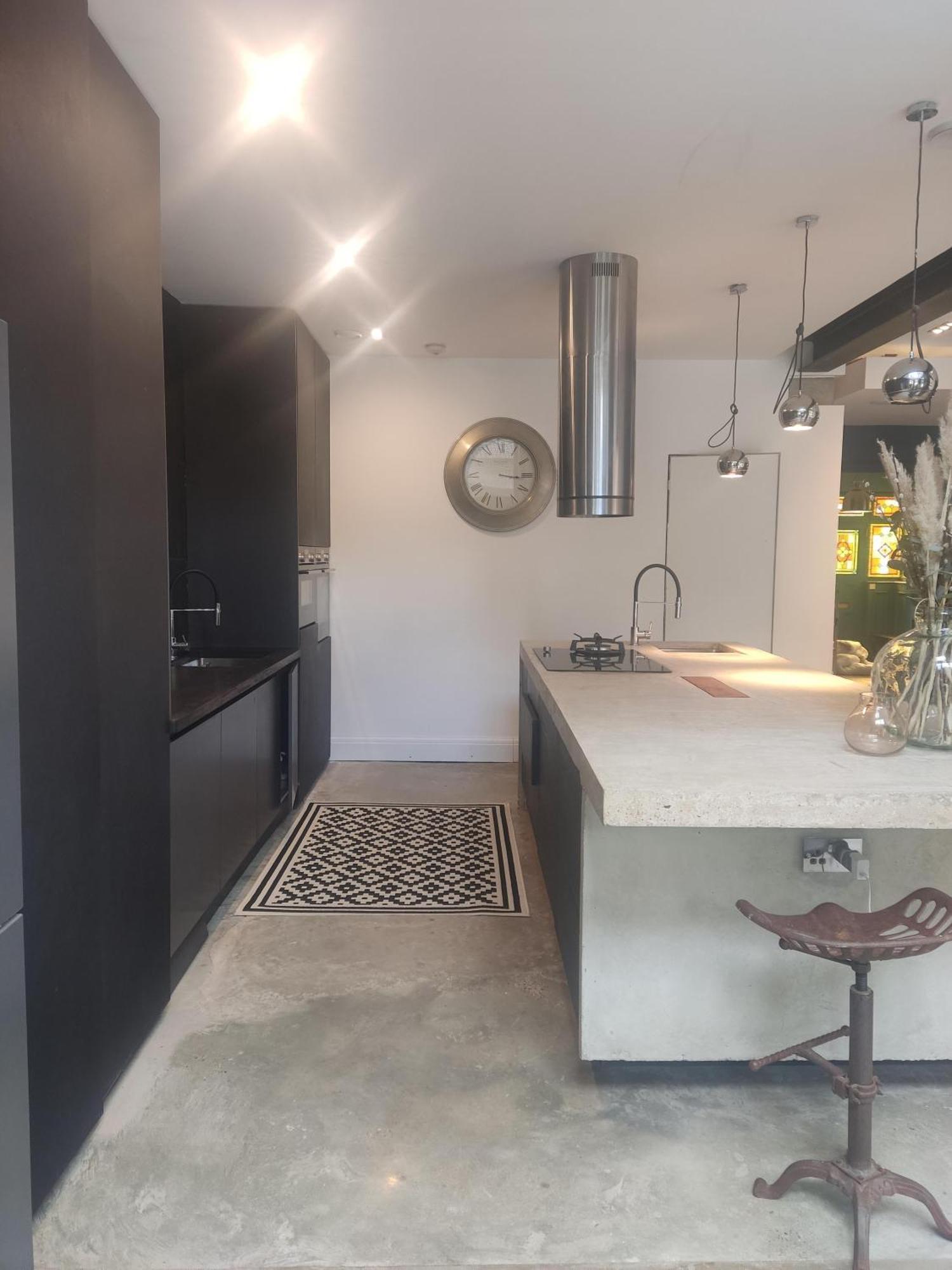 Remarkable 7-bed House In Holiday home London