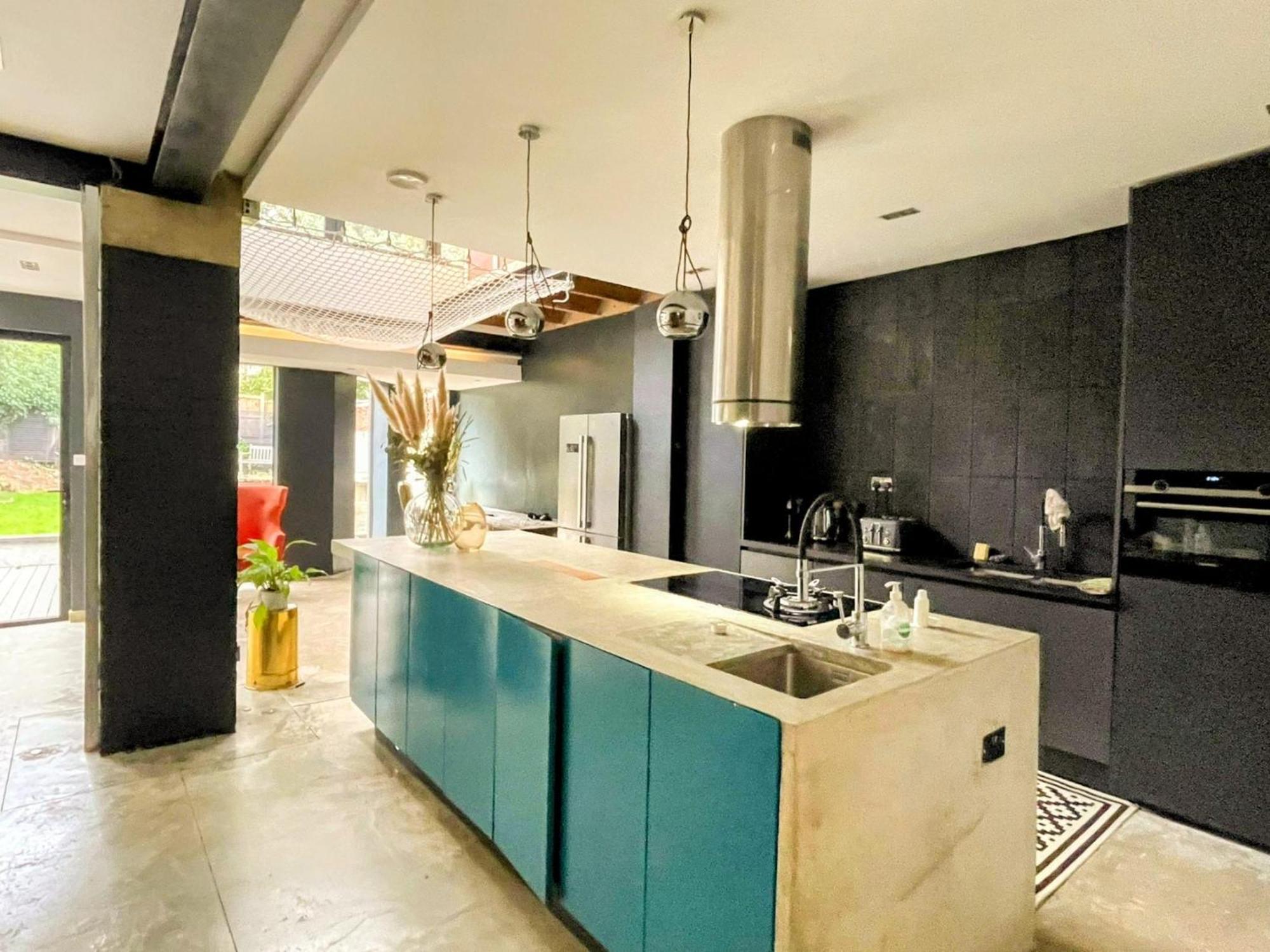 Feriehus Remarkable 7-bed House In London