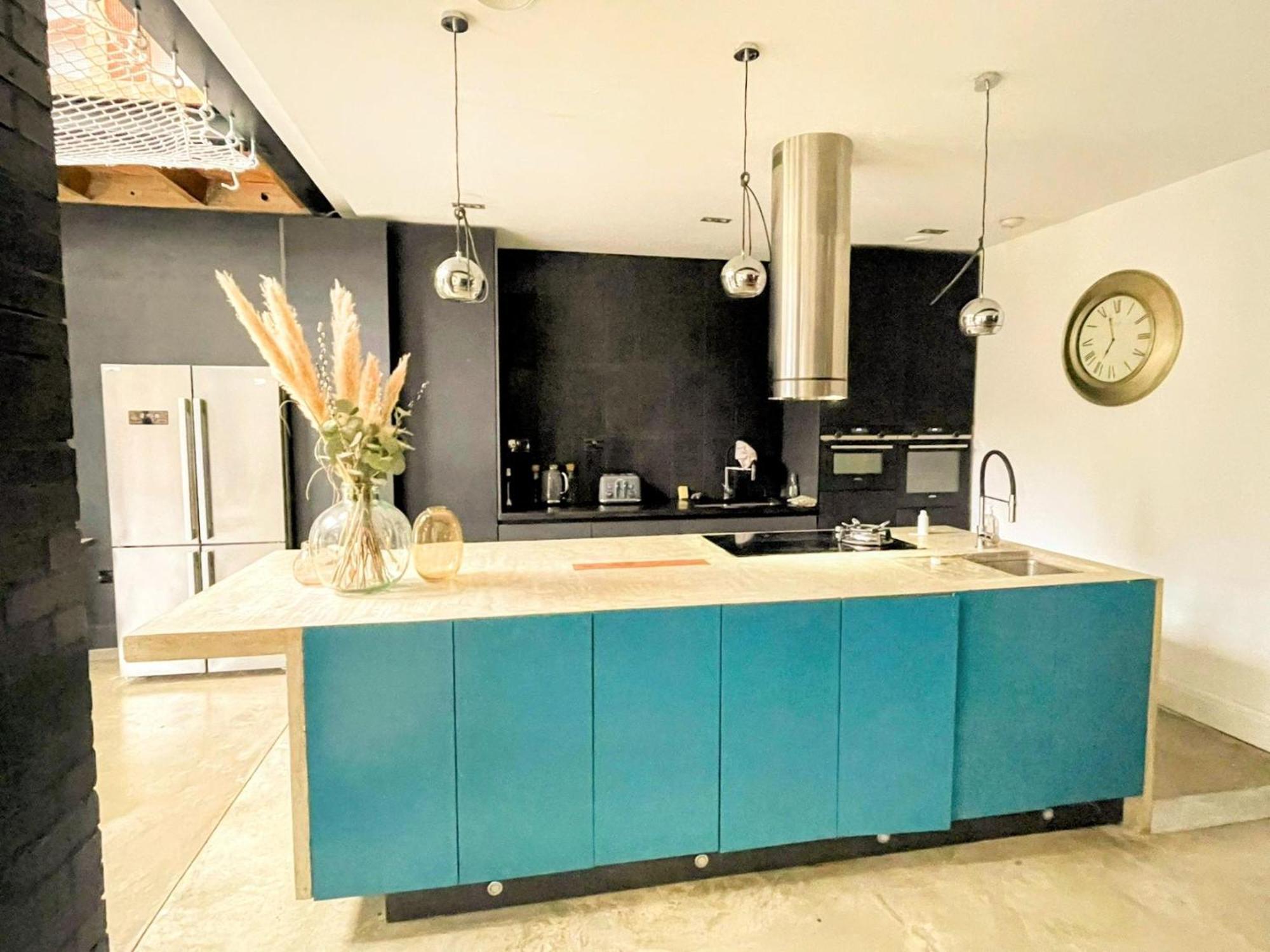 Holiday home Remarkable 7-bed House In
