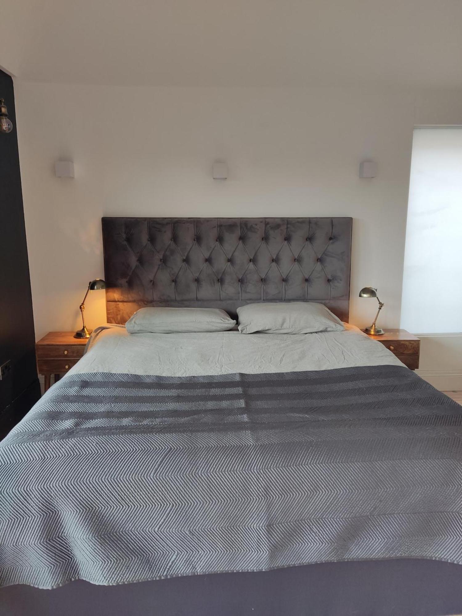 Remarkable 7-bed House In Holiday home London