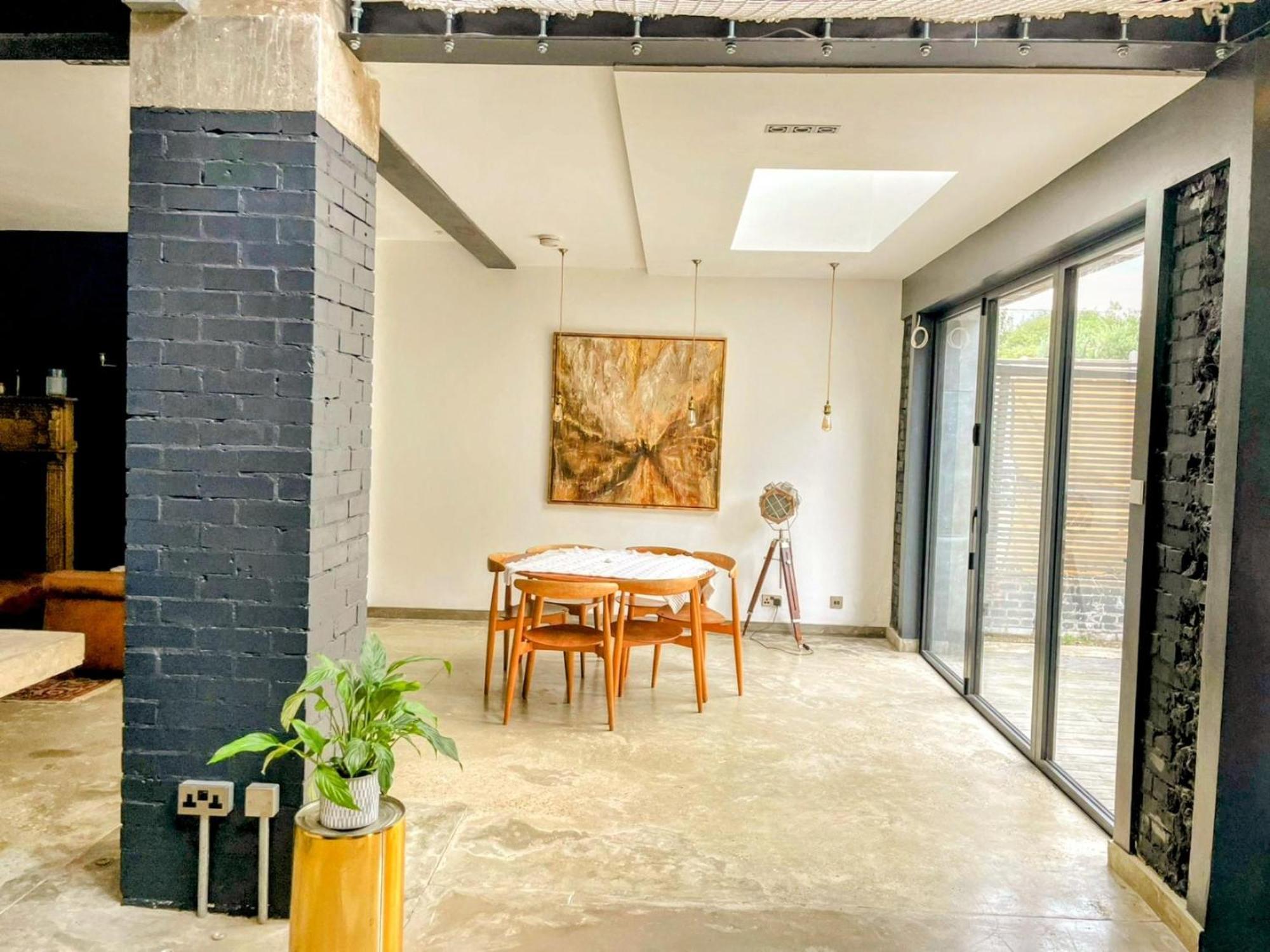Holiday home Remarkable 7-bed House In London