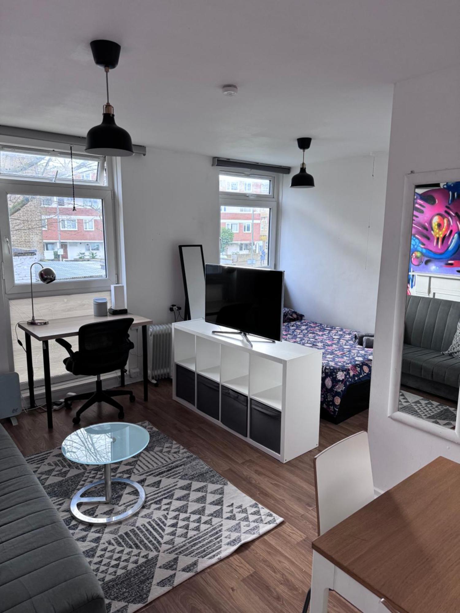 Colourful & Comfy Flat *