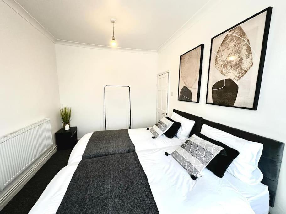Apartment Serviced 4 Bed 2 Bath Manor Park House *