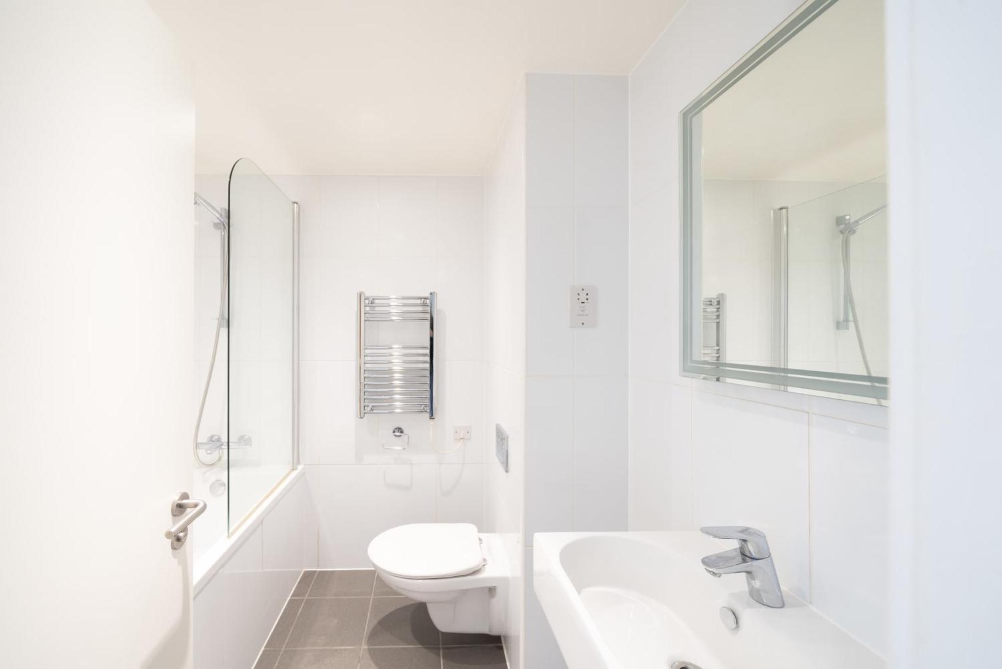 Cosy And At Chapter Aldgate In * London