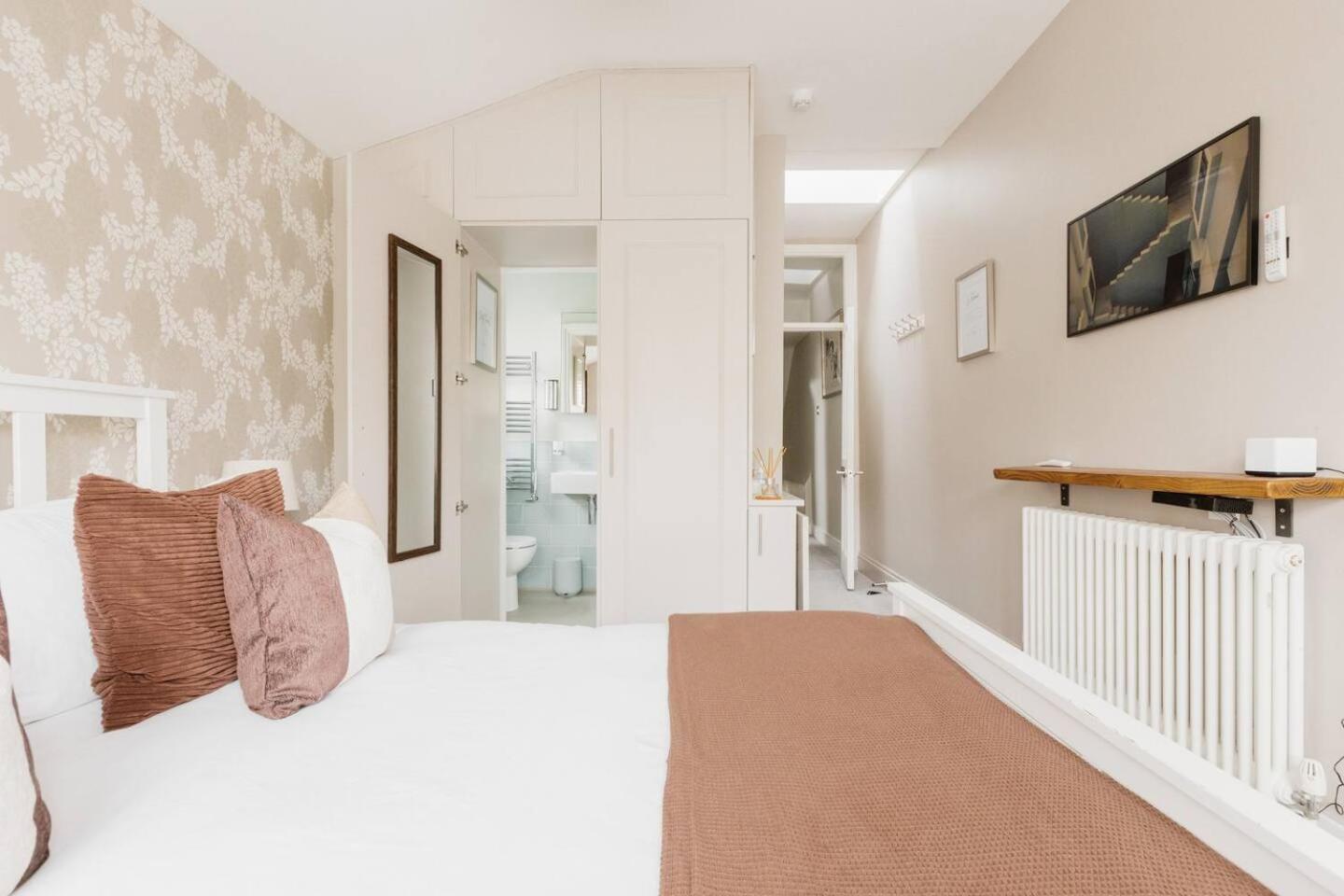 Clapham - Kingsize Bed - En-suite - Quiet With Garden Views - *